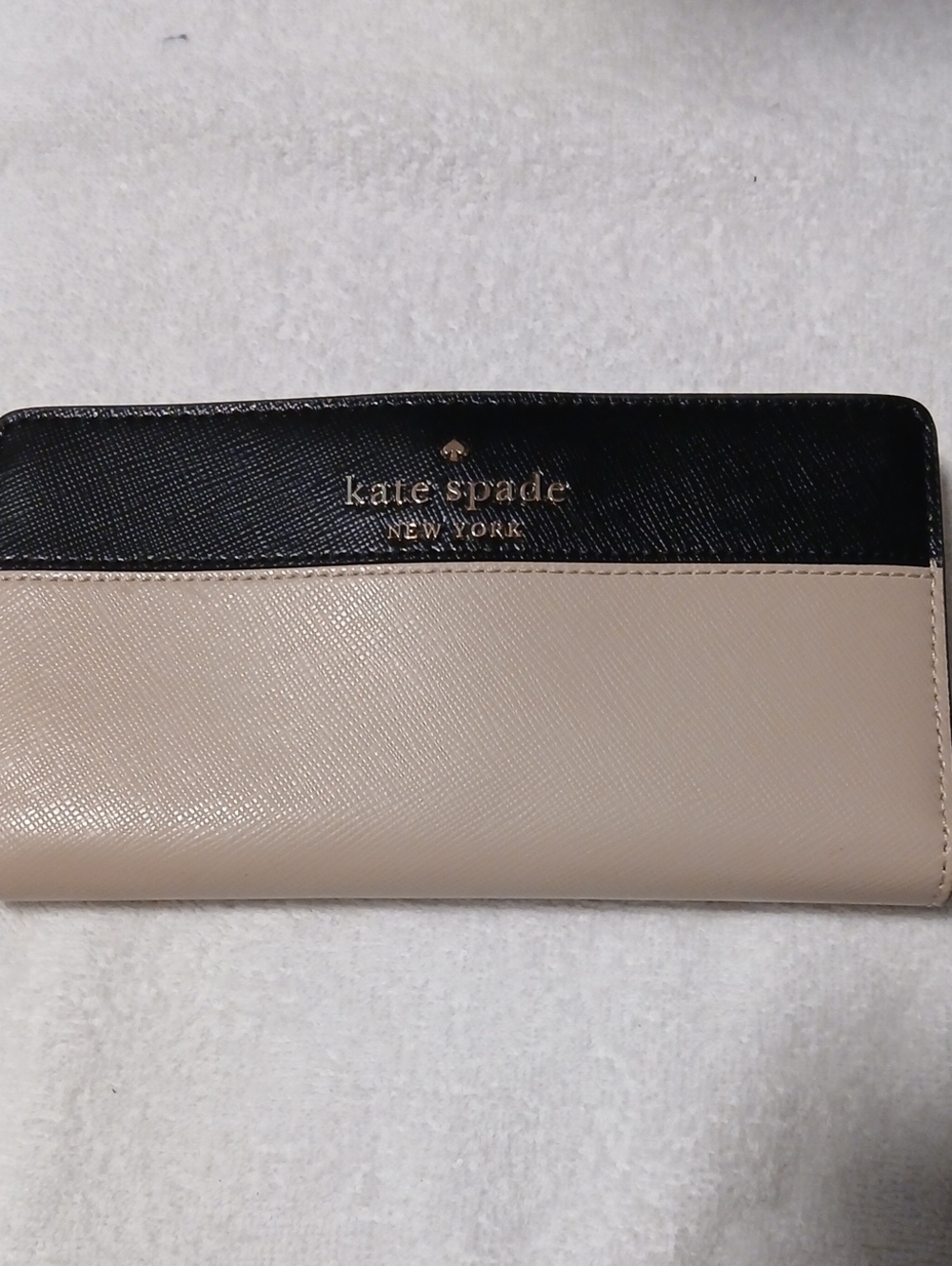 kate spade Black and Beige Two-Tone Continental Zip Wallet